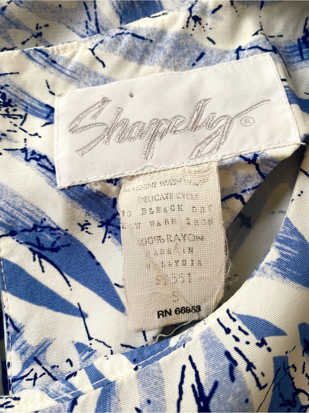 Vintage Shapely Blue Abstract Rayon Blouson Top, Size M - Picture 6 of 8